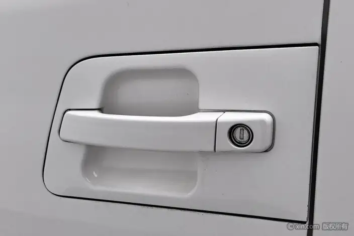 Refine M3 2019 Model 1.8L 7 seat Elite Edition – фото 9