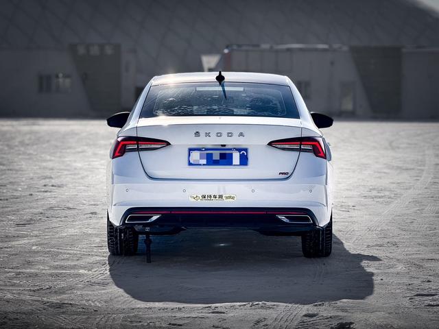 Skoda Octavia 2021 Pro TSI280 DSG Luxury Edition – фото 5