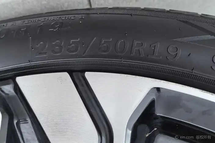 Geely Galaxy L7 2023 Model 1.5T DHT 115km PLUS – фото 9