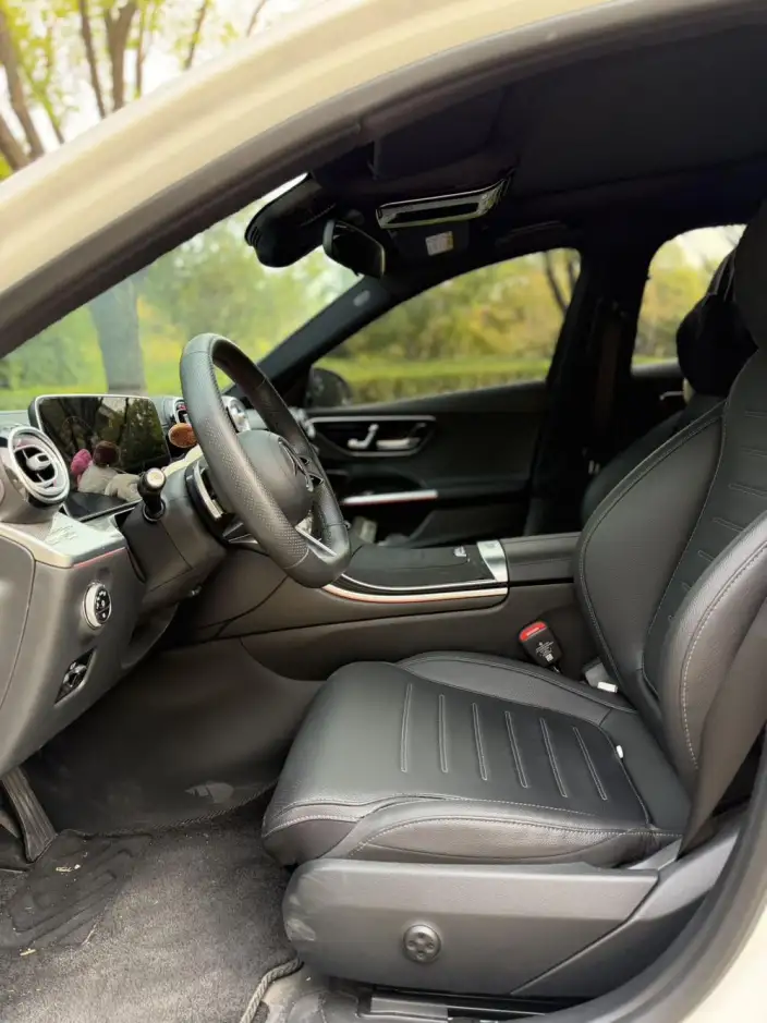Mercedes-Benz C-Class 2025 Model C 260 L Sports Edition – фото 9