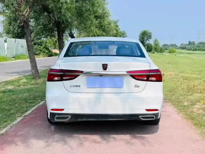 Roewe i6 Classic 2020 Model PLUS 1.6L CVT 4G Connected Honor Deluxe Edition