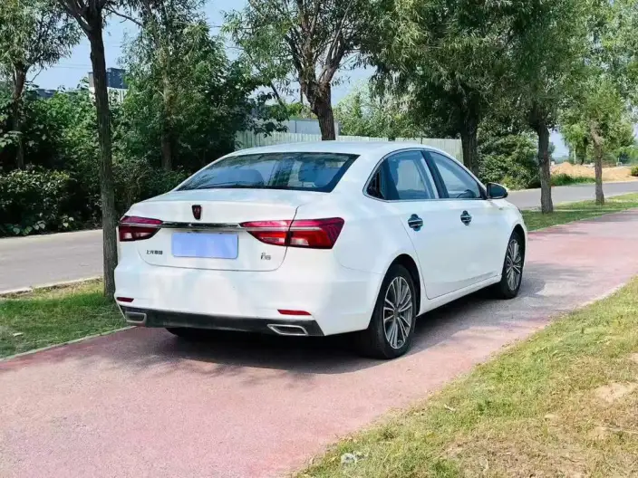 Roewe i6 Classic 2020 Model PLUS 1.6L CVT 4G Connected Honor Deluxe Edition – фото 5