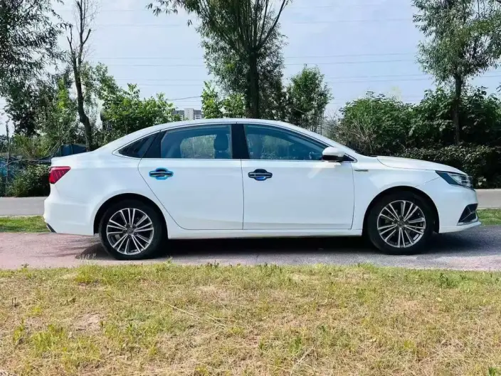 Roewe i6 Classic 2020 Model PLUS 1.6L CVT 4G Connected Honor Deluxe Edition – фото 6