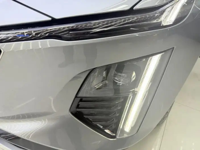 Cadillac GT4 2023 Model 25T Luxury Model – фото 8