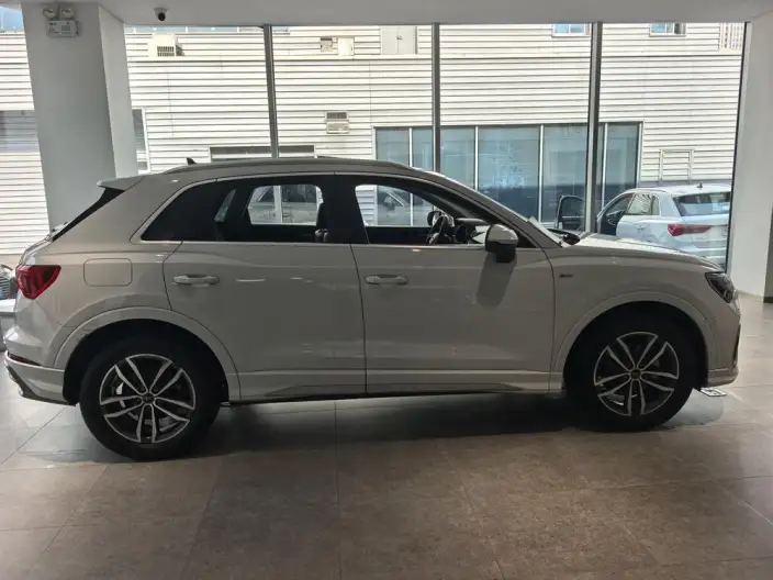 AUDI Q3 2023 Model 35 TFSI Enterprising Dynamic Model 1.5T – фото 5