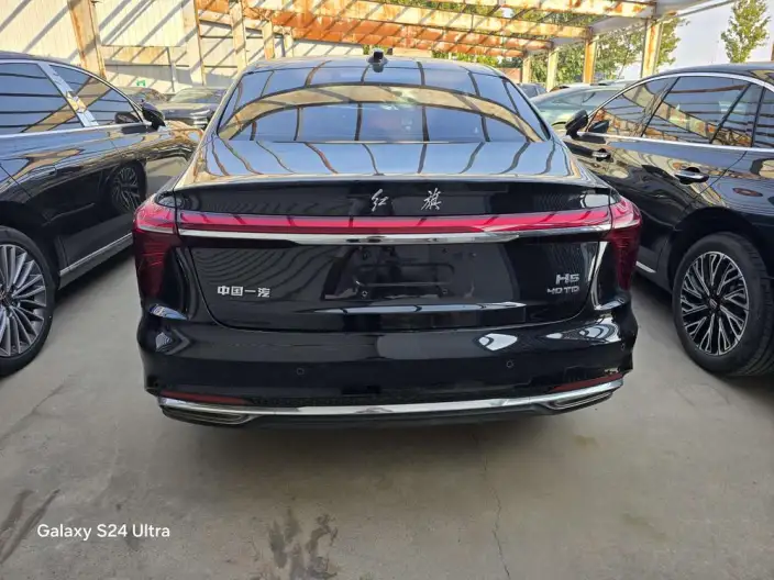 Hongqi H5 2025 Model 2.0T Automatic Flag Enjoy Edition – фото 5