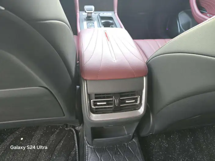 Hongqi H5 2025 Model 2.0T Automatic Flag Enjoy Edition – фото 7