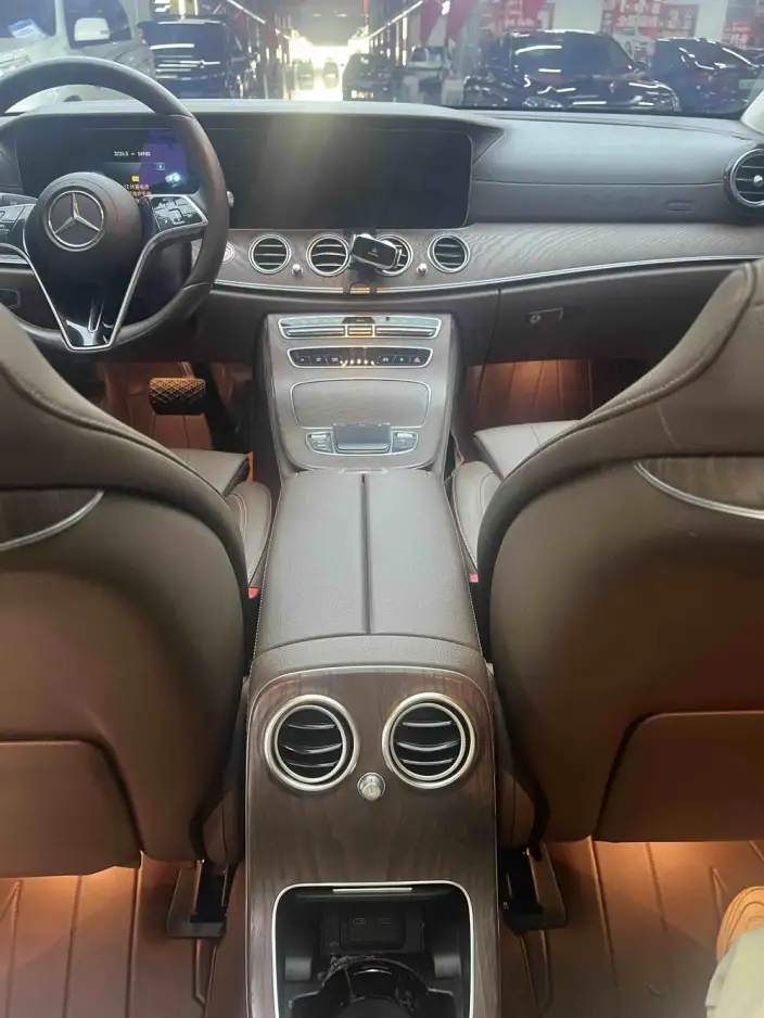 Mercedes-Benz E-Class 2022 Model E 260 L sedan – фото 8