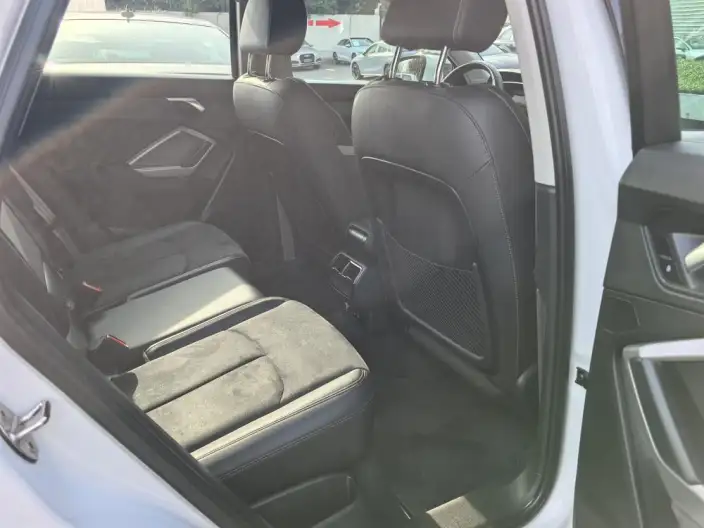 AUDI Q3 2023 Model 35 TFSI Fashion Dynamic Model 1.5T – фото 10