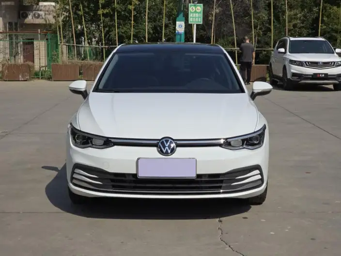Volkswagen Golf 2023 Model 280TSI DSG Pro – фото 2