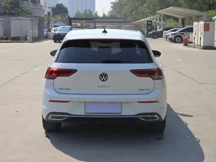 Volkswagen Golf 2023 Model 280TSI DSG Pro – фото 5