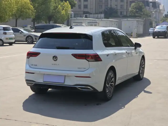 Volkswagen Golf 2023 Model 280TSI DSG Pro – фото 6