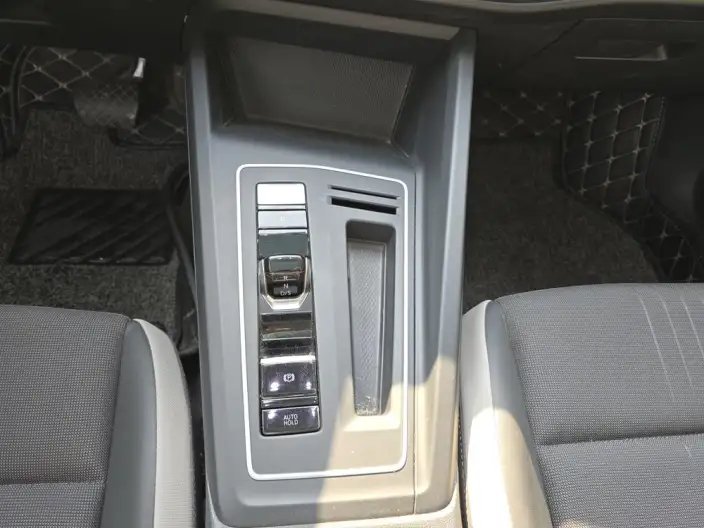 Volkswagen Golf 2023 Model 280TSI DSG Pro – фото 10