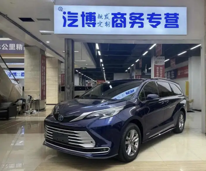 Toyota Sienna 2021 Model 2.5L Hybrid Platinum edition – фото 1