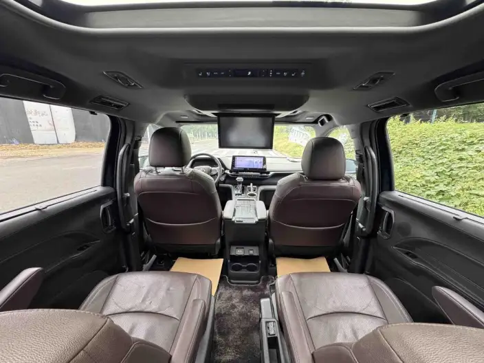 Toyota Sienna 2021 Model 2.5L Hybrid Platinum edition – фото 6