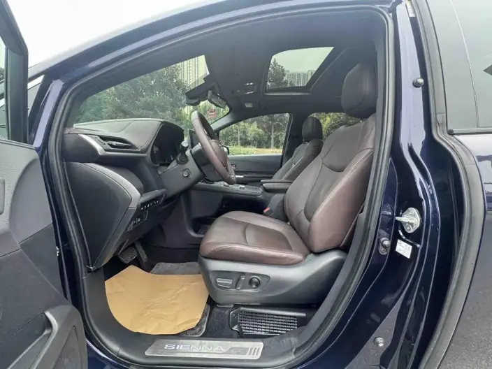 Toyota Sienna 2021 Model 2.5L Hybrid Platinum edition – фото 7