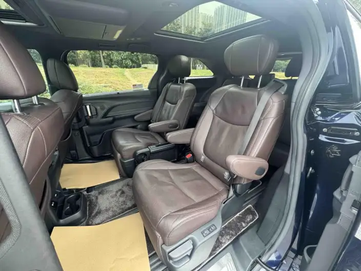 Toyota Sienna 2021 Model 2.5L Hybrid Platinum edition – фото 9