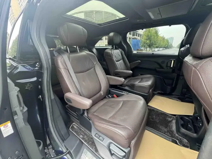 Toyota Sienna 2021 Model 2.5L Hybrid Platinum edition – фото 10
