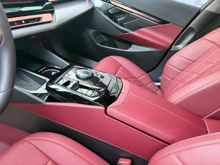 BMW 5 Series 2025 Model 530Li Leading Model M Sports Set – фото 8