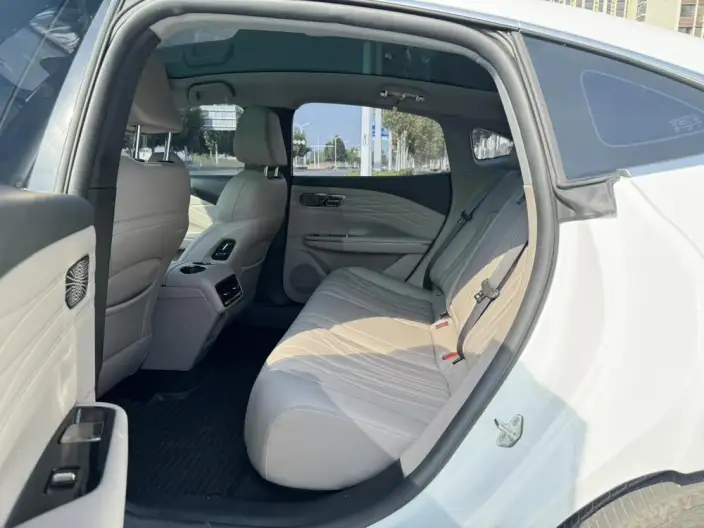 Geely Galaxy E8 PHEV 2025 Model 130km EM-i Premium Edition – фото 10