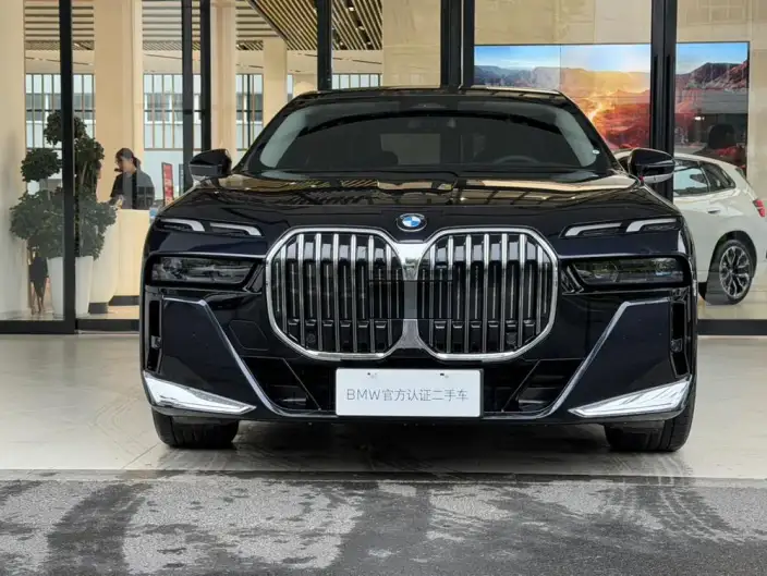 BMW 7 Series 2026 Model 735Li M Sports Set – фото 2