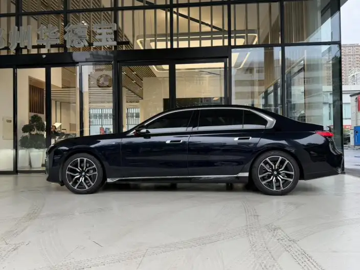 BMW 7 Series 2026 Model 735Li M Sports Set – фото 4