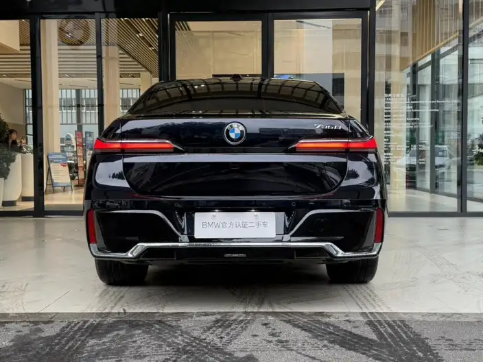 BMW 7 Series 2026 Model 735Li M Sports Set – фото 6