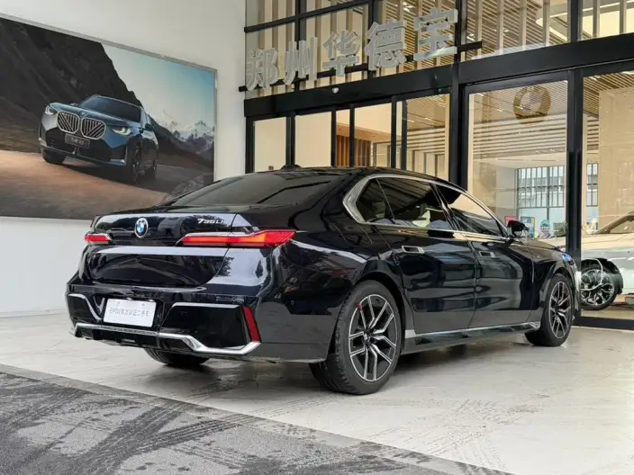 BMW 7 Series 2026 Model 735Li M Sports Set – фото 7