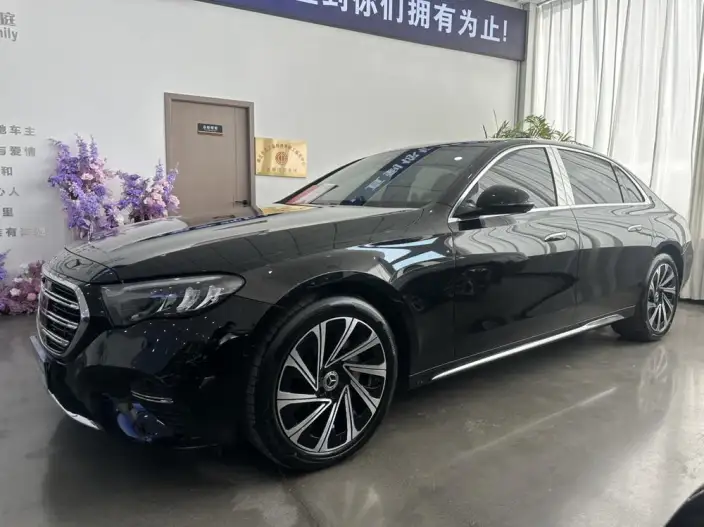 Mercedes-Benz E-Class 2024 Model E 300 L Luxury Model sedan – фото 1