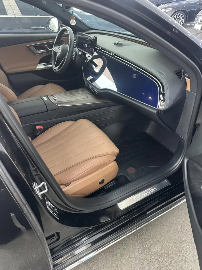 Mercedes-Benz E-Class 2024 Model E 300 L Luxury Model sedan – фото 5