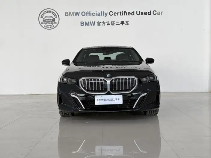 BMW 5 Series 2025 Model 530Li Exclusive Model M Sports Set – фото 2