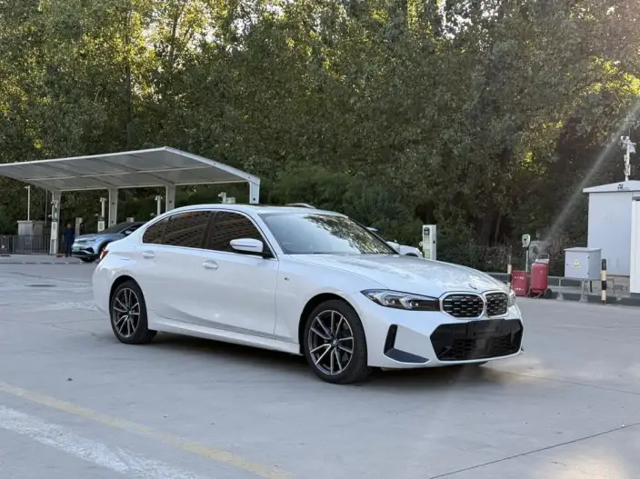 BMW 3 Series 2026 Model 325Li M Sports Set – фото 3