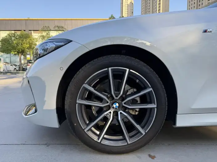 BMW 3 Series 2026 Model 325Li M Sports Set – фото 4