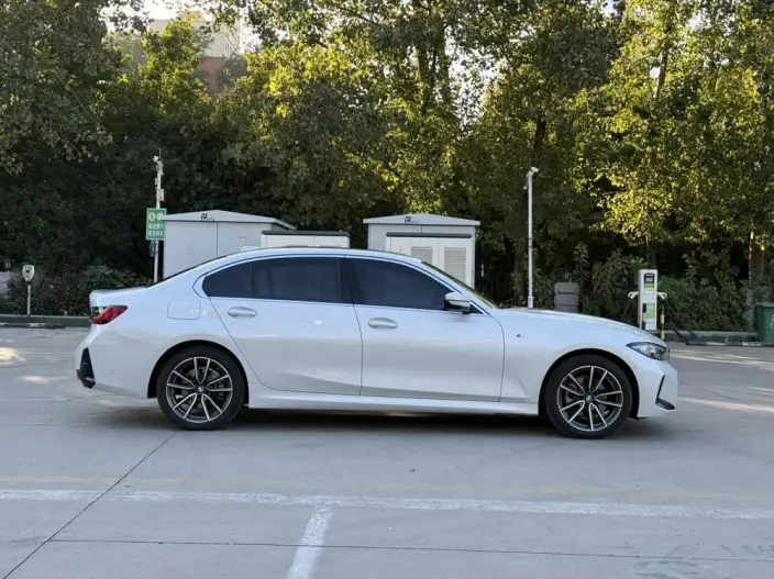 BMW 3 Series 2026 Model 325Li M Sports Set – фото 8