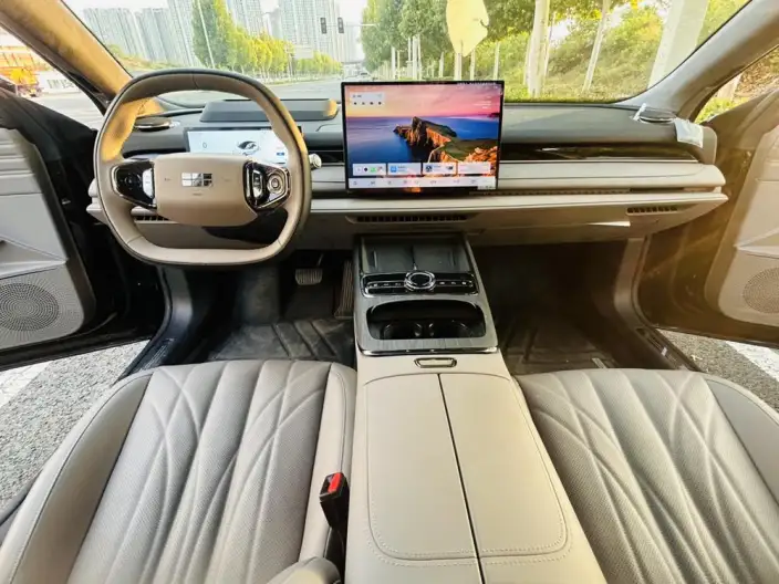 Geely Galaxy E8 PHEV 2025 Model 130km EM-P Galaxy Edition – фото 7