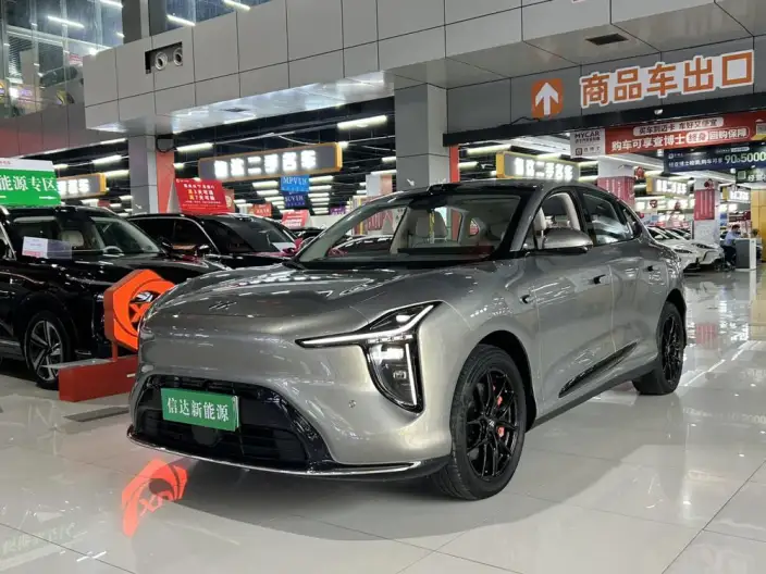 IM LS6 2026 Model EV Max – фото 1
