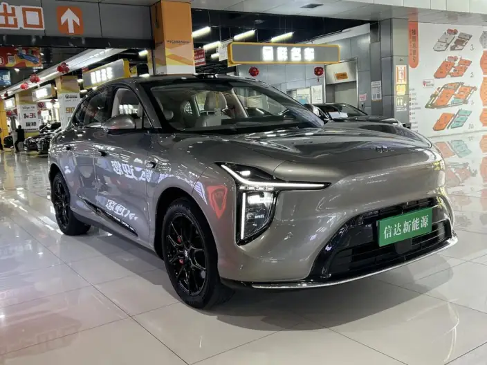 IM LS6 2026 Model EV Max – фото 3