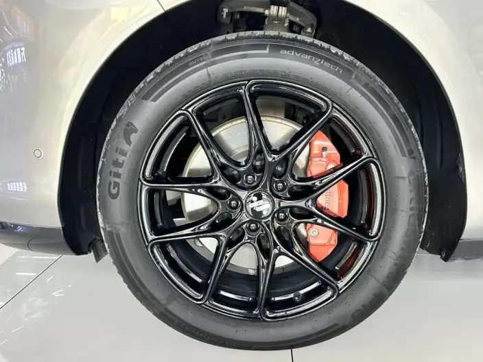 IM LS6 2026 Model EV Max – фото 10