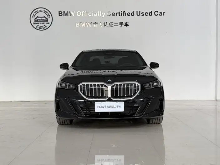 BMW 5 Series 2026 Model 530Li Leading Model M Sports Set – фото 2