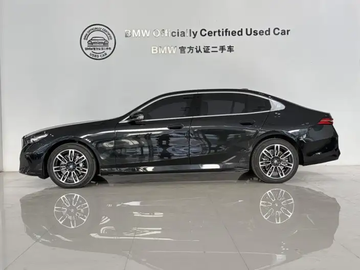 BMW 5 Series 2026 Model 530Li Leading Model M Sports Set – фото 3