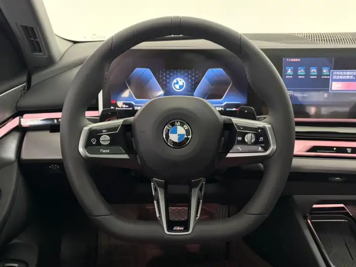 BMW 5 Series 2026 Model 530Li Leading Model M Sports Set – фото 10