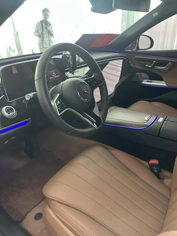 Mercedes-Benz E-Class 2025 Model E 300 L Luxury Model sedan – фото 6