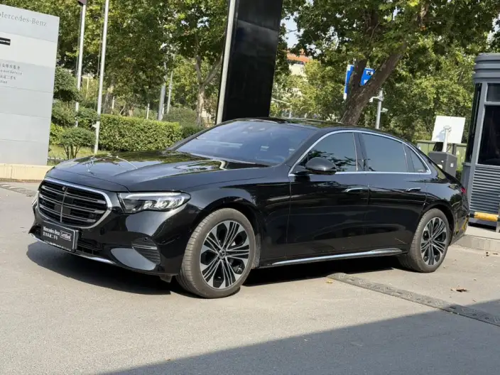 Mercedes-Benz E-Class 2026 Model E 300 L Luxury Model sedan – фото 1