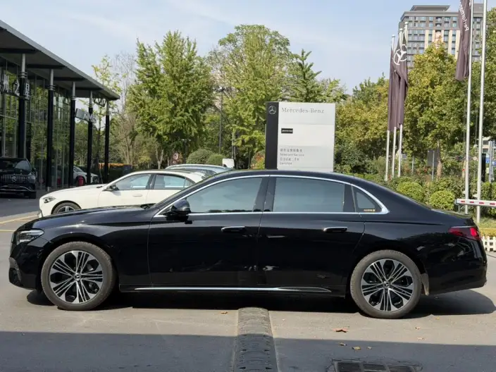 Mercedes-Benz E-Class 2026 Model E 300 L Luxury Model sedan – фото 4