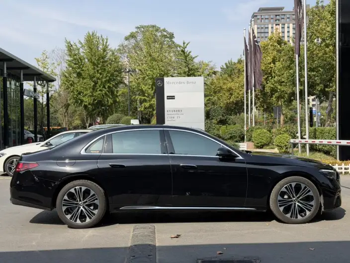 Mercedes-Benz E-Class 2026 Model E 300 L Luxury Model sedan – фото 6