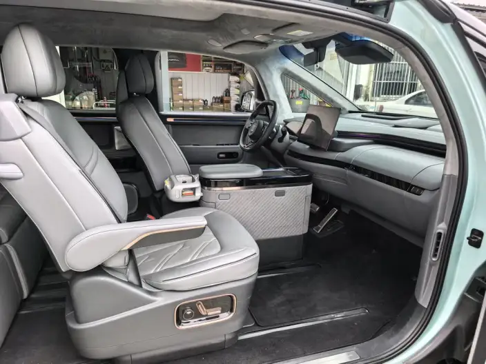 ZEEKR MIX 2025 Model 76kWh Smart Driving Edition