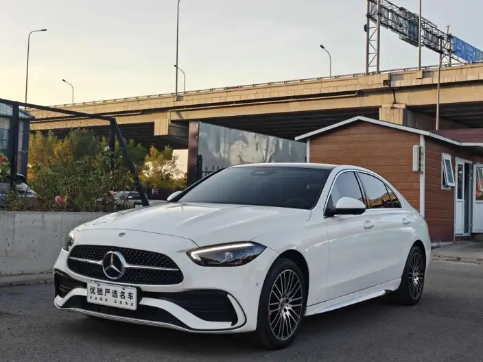 Mercedes-Benz C-Class 2024 Model C 260 L Sports Edition – фото 1