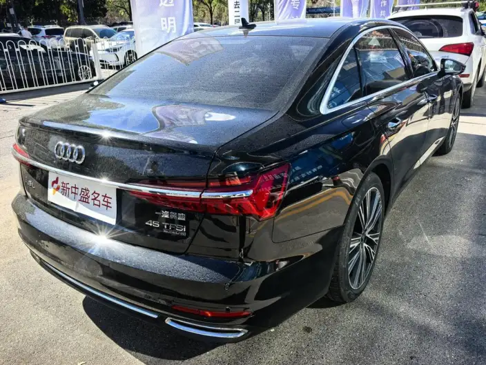 Audi A6L 2022 Model 45 TFSI quattro Exclusive Dynamic Model – фото 2