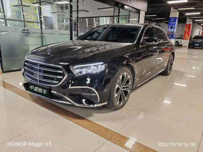 Mercedes-Benz E-Class PHEV 2024 Model E 350 e L sedan – фото 1