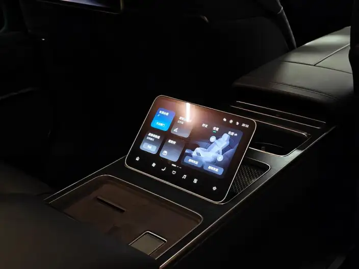 NIO ET9 2025 Model 102kWh Signature Edition – фото 8